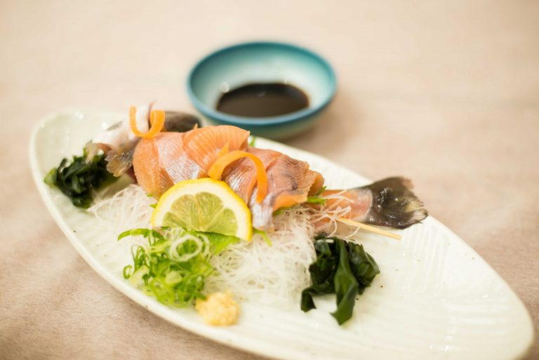 「いわな(あまご)の刺身」800円(税込)。 DSC_2423