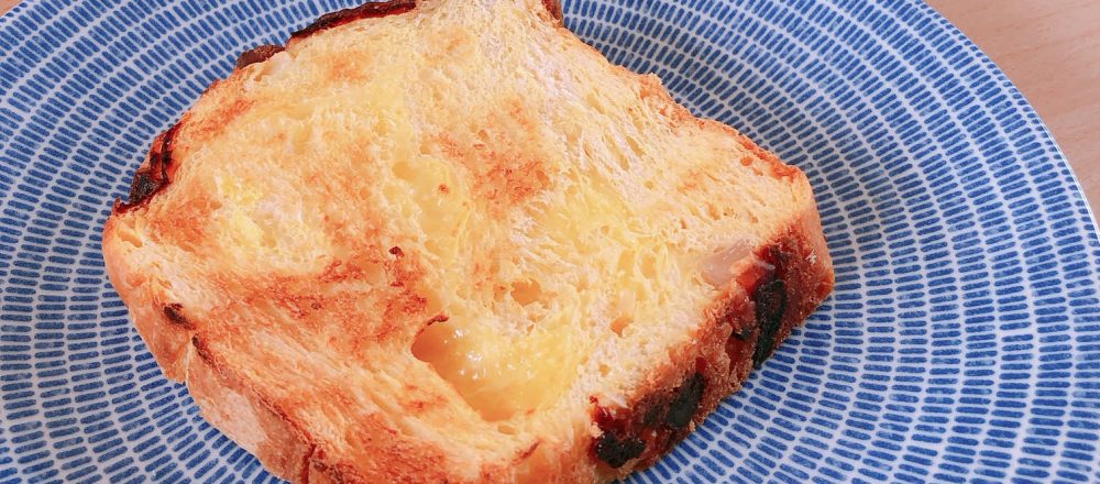 生地の78%がチーズ!3種のチーズを折り込んだ〈マルシャン〉の「プレミアムトリプルチーズ」~眞鍋かをりの『即決!2000円で美味しいお取り寄せ』第46回~