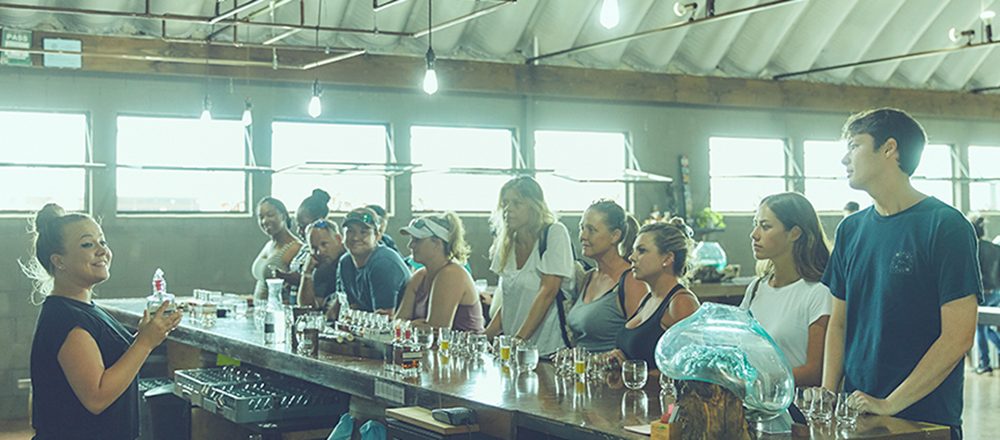 【ハワイ観光】ラム酒の試飲ツアー〈KO HANA RUM Tour & Tasting〉が大人気!