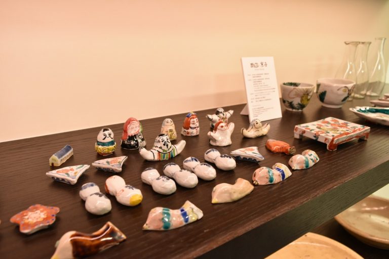 九谷焼作家、田辺京子さんの作品がユニーク!思わずクスリと笑ってしまいます。 DSC_0279