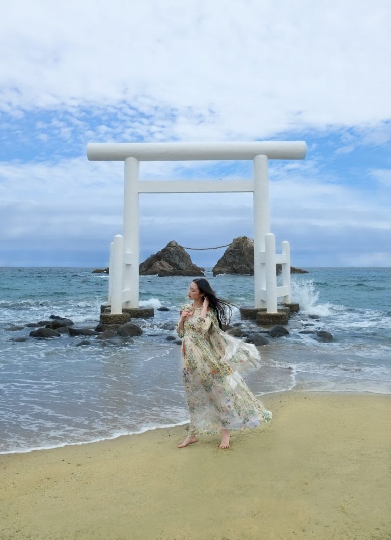 福岡 糸島のパワースポットでパワーチャージ 海と大自然を満喫する旅へ 本山順子の迷子のお守り Hanako Tokyo