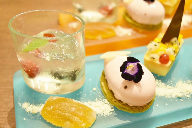 かわいい“くじら”の形のスイーツは「桃のムース」。 DSC_0876