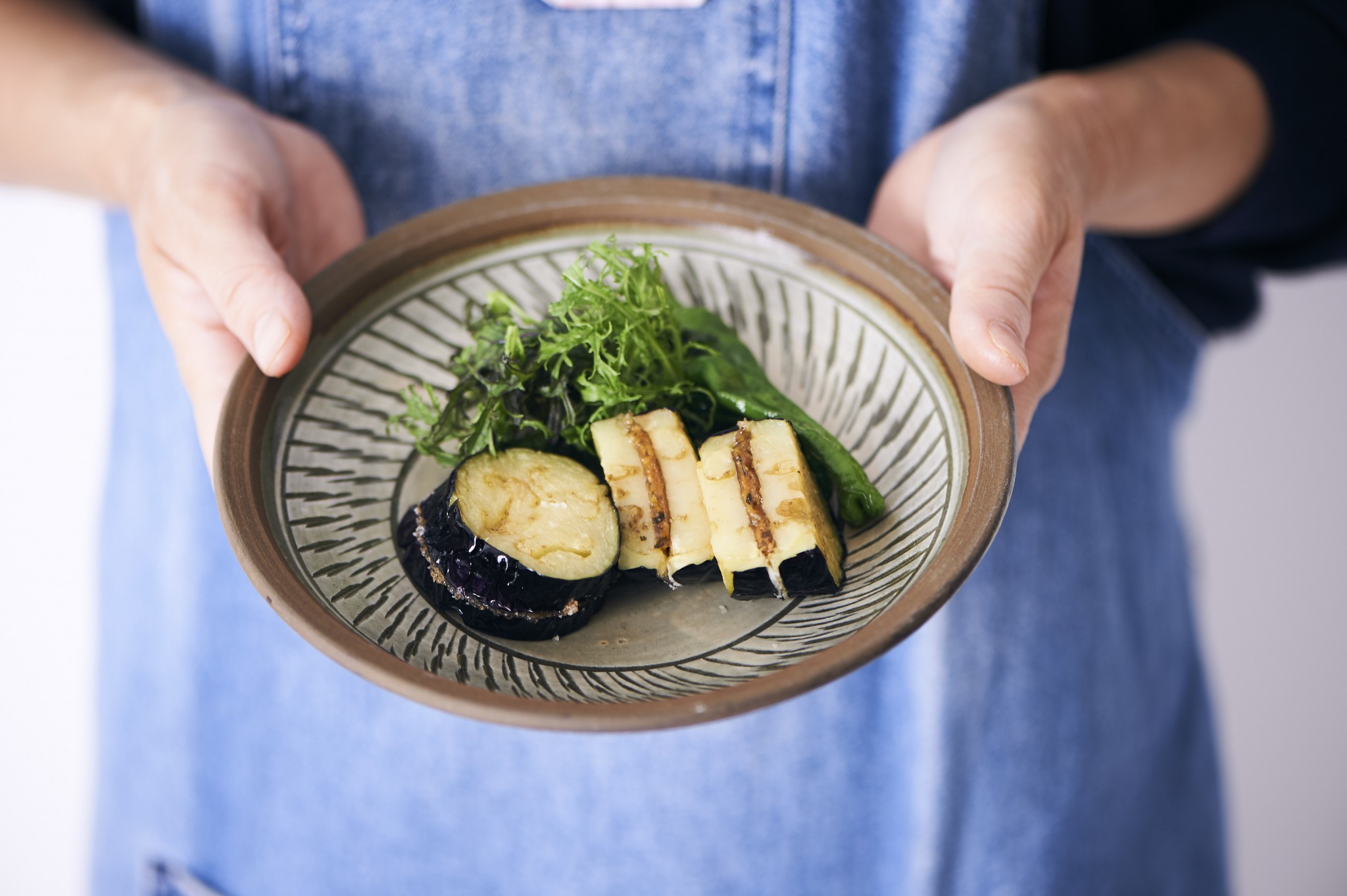 料理家さんたちが提案 ご当地おみやげのアレンジレシピ ナスのなんばん味噌のはさみ揚げ 日本の美味しさ簡単レシピ Hanako Tokyo