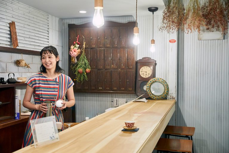 広島 尾道の文房具ショップ兼カフェ 綴る で 旅の思い出を手紙に込める Lifestyle Hanako Tokyo