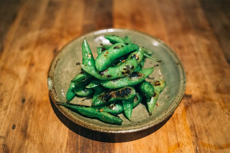 枝豆はオリジナルのスパイス塩で。 鹿児島 HAY grill&coffee