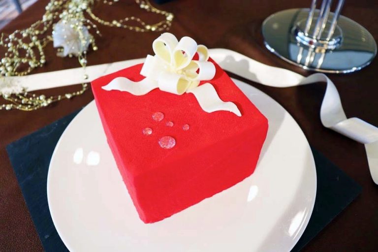 京王プラザホテル が19クリスマスケーキコレクションを発表 テーマはラグジュアリー Report Hanako Tokyo