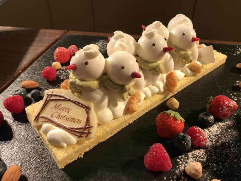 今年のクリスマスは ハイアット リージェンシー 東京 まるごとメロンのケーキをチェック Report Hanako Tokyo