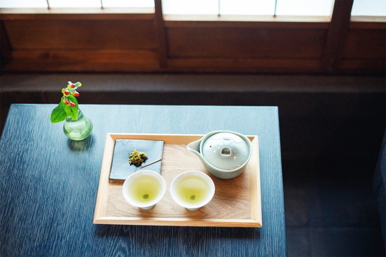 こだわりの器も胸キュン。【京都旅行】極上のお茶が味わえる日本茶カフェ＆茶房4軒 | Food | Hanako.tokyo