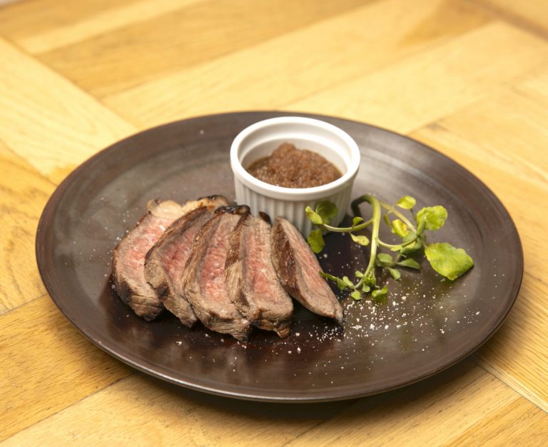 葡萄牛のランプ肉ステーキ 葡萄牛のランプ肉ステーキ