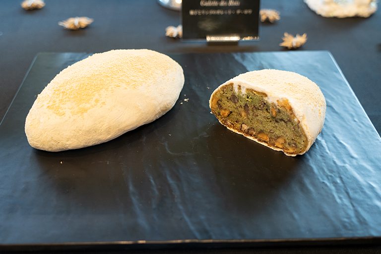 「シュトーレン よもぎ大納言」約16cm3,200円。 07_yomogi