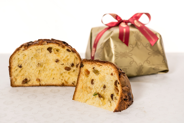 イタリアの伝統菓子「パネットーネ」は100g 1,800円〜、1kg 8,000円〜。