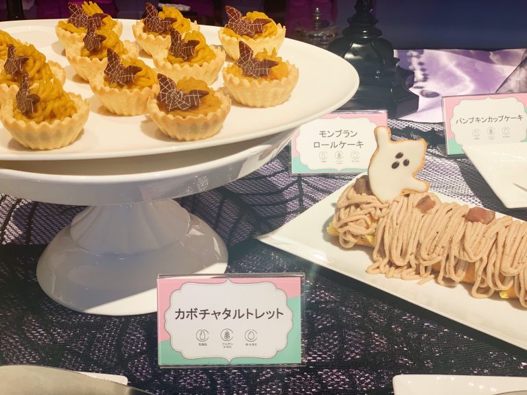 「カボチャタルトレット」と「モンブランロールケーキ」。 0E5D2F5C-8035-434D-9304-D6D5F500E1FD