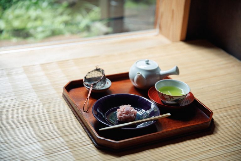 煎茶「翠の院」と和菓子 1,100円(税込) 京都 丸久小山園 西洞院店 茶房 元庵