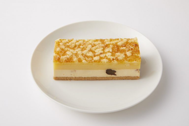 「アイアシェッケ」ドイツの地方菓子。4層仕立てのベイクドチーズケーキ。ハーフ1,000円。 滋賀 ドゥブルベ・ボレロ