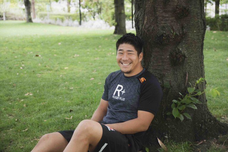 目尻の下がったキュートな笑顔。試合中の勇ましい表情とのギャップにヤラれる! ラグビー 松田力也