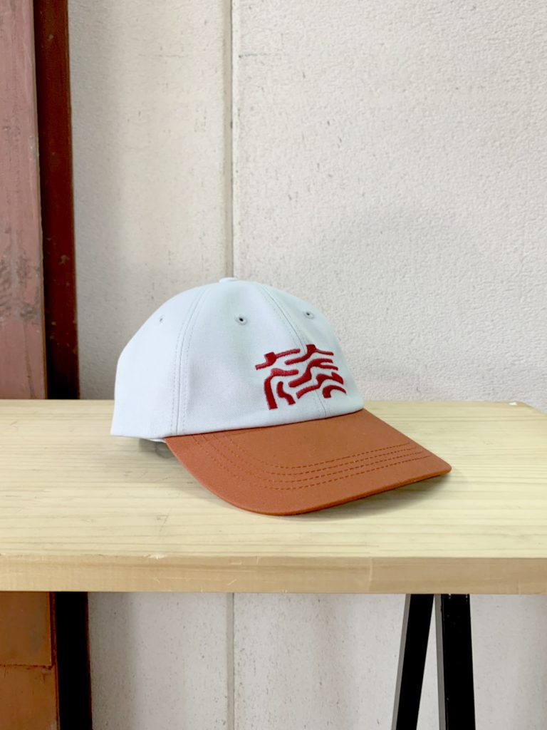 棒キャップの新作は2トーンカラー。6,000円。 京都 VOU/棒