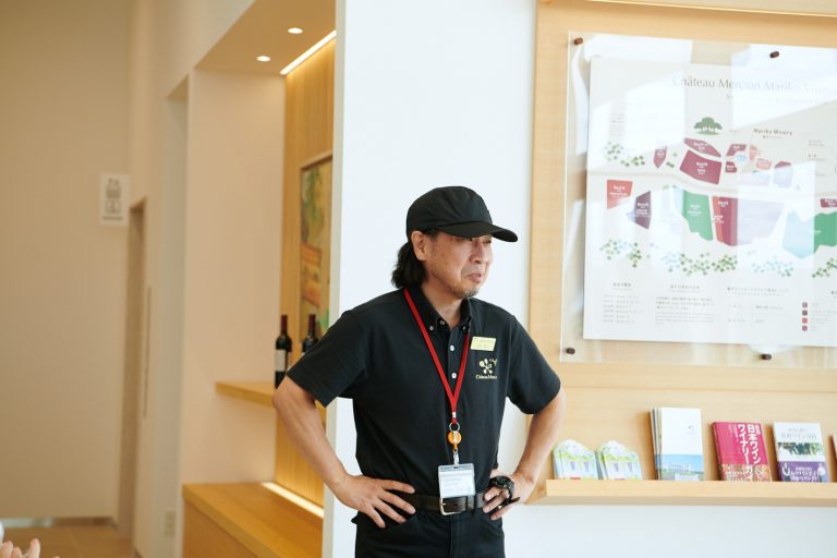 今回案内してくれたおもてなしガイドの山田基之さん。 OK2_3561