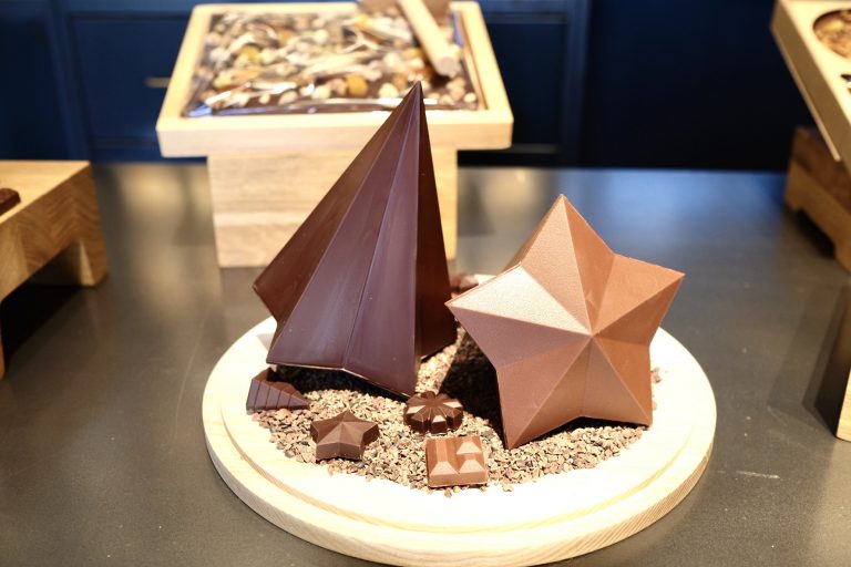 「サパン・キュルブト・エトワール」4,500円(羽田空港を除く全店舗で販売)。 5FD27843-6013-4CCF-8192-41B73476CBAB-10486-0000028688AF33B1