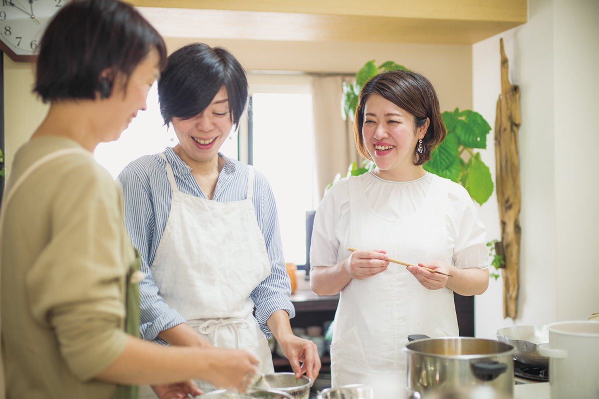小平泰子／料理家。京都と東京で「小平泰子料理教室」を主宰。今年から自身が手がける惣菜の販売もスタート。料理にまつわる著書も多数。