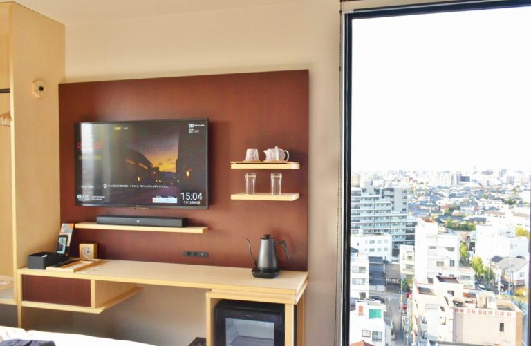 金沢の街が一望できるお部屋は、毎年夏に行われる「北國花火大会」もお部屋から楽しめます。 〈アゴーラ・金沢〉