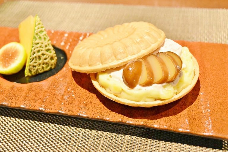 「五郎島金時の最中」500円。 DSC_0300