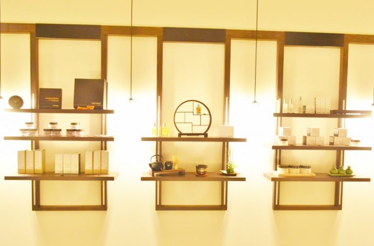 「BODY THEMAE オリエンタルトリートメント」(70分 19,000円 / 100分 23,000円)。 DSC_0303