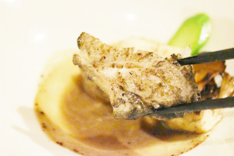 白身魚でありながら脂がのっていて、柔らかくコクがあるのが特徴。 DSC_0092