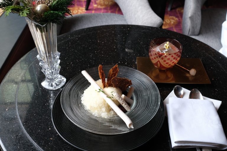 写真右奥「花舞妓」1,900円。 5