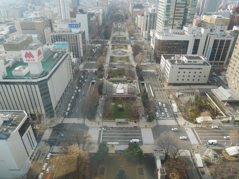 札幌の中心部を南北に分ける大通公園。