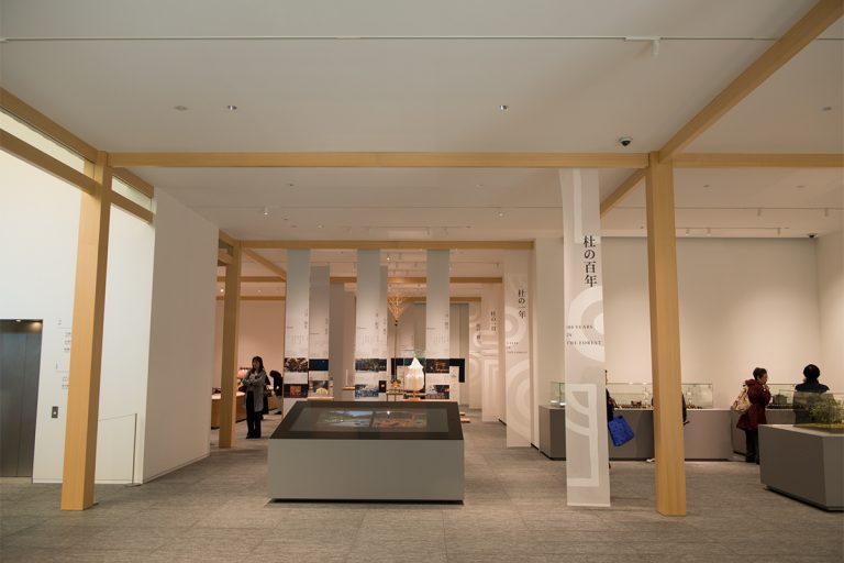 1階「杜の展示室」では明治神宮の歴史や日々の営みをわかりやすく展示。 明治神宮ミュージアム 原宿