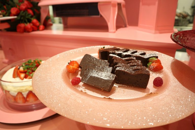 濃厚さ&口どけがたまらない「チョコレートのガトー」。 IMG_4560