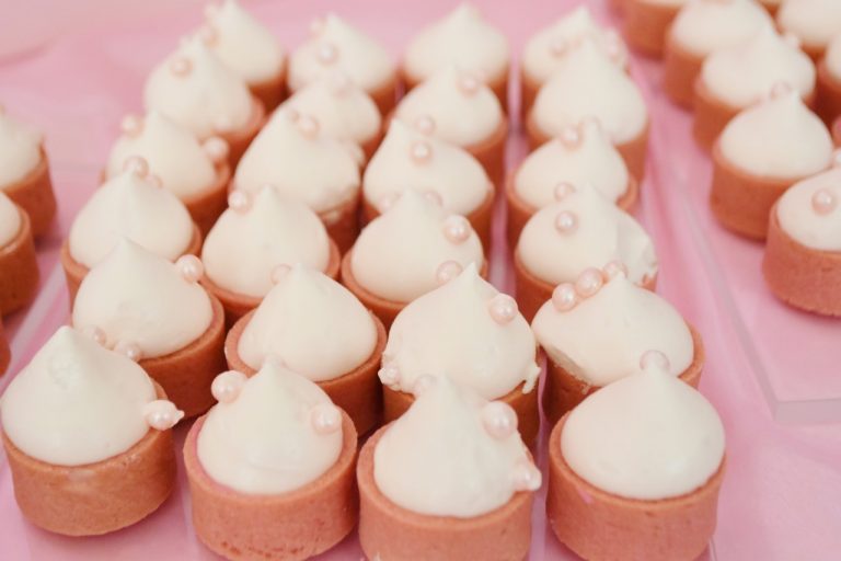 「苺のルビーチョコタルト」。 DSC_0007