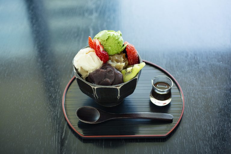 「酢重特製クリームあんみつ」920円。 〈旨酒・料理 酢重ダイニング〉