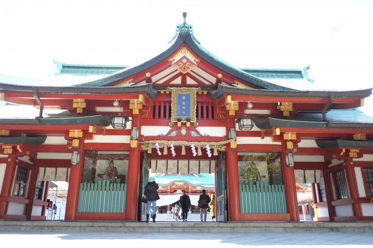 狛犬ではなく神猿さん 赤坂 日枝神社 で 今年一年のご利益を祈る 本山順子の迷子のお守り Hanako Tokyo