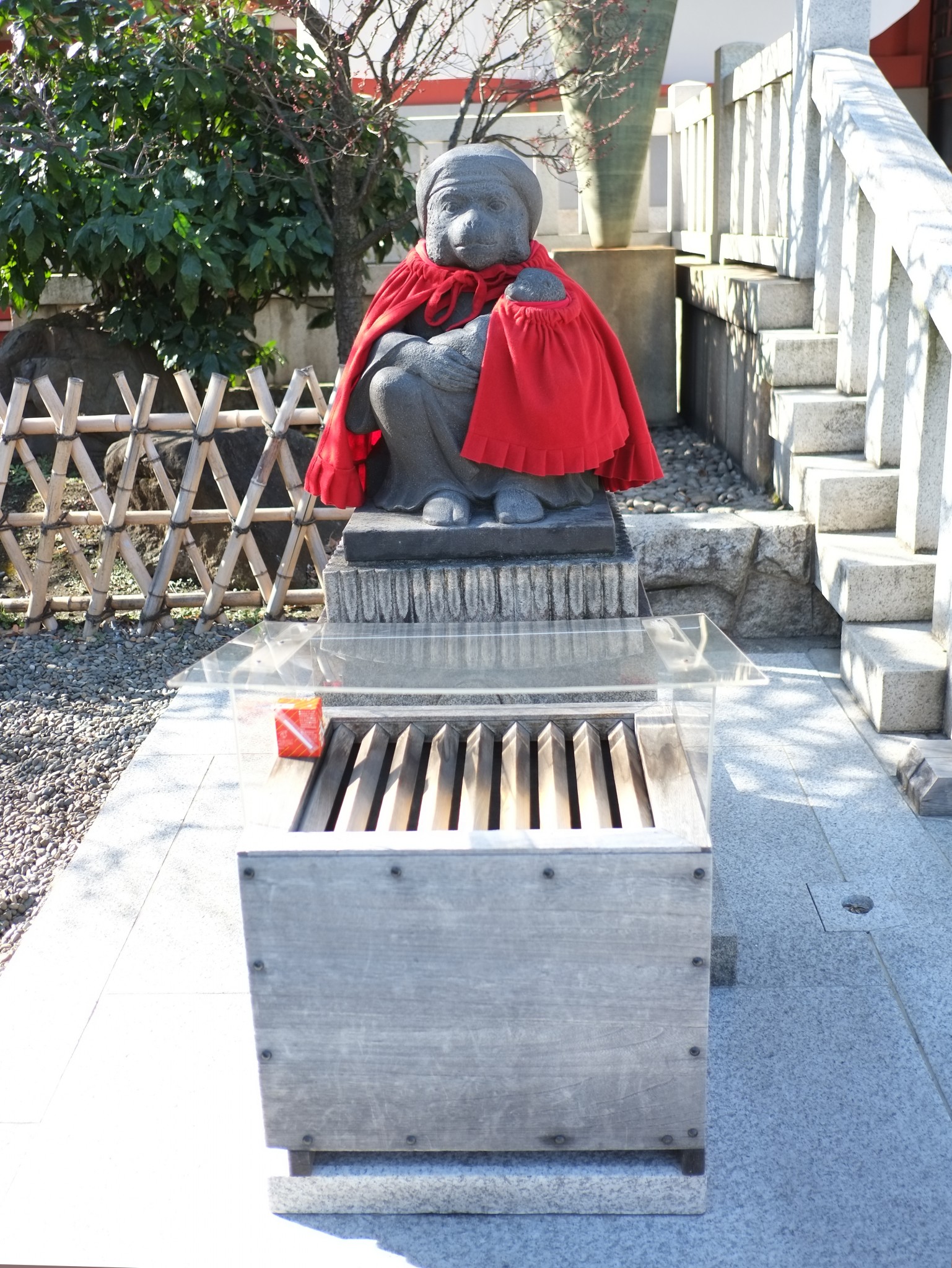 狛犬ではなく神猿さん！赤坂〈日枝神社〉で、今年一年のご利益を祈る。 | Hanako Web