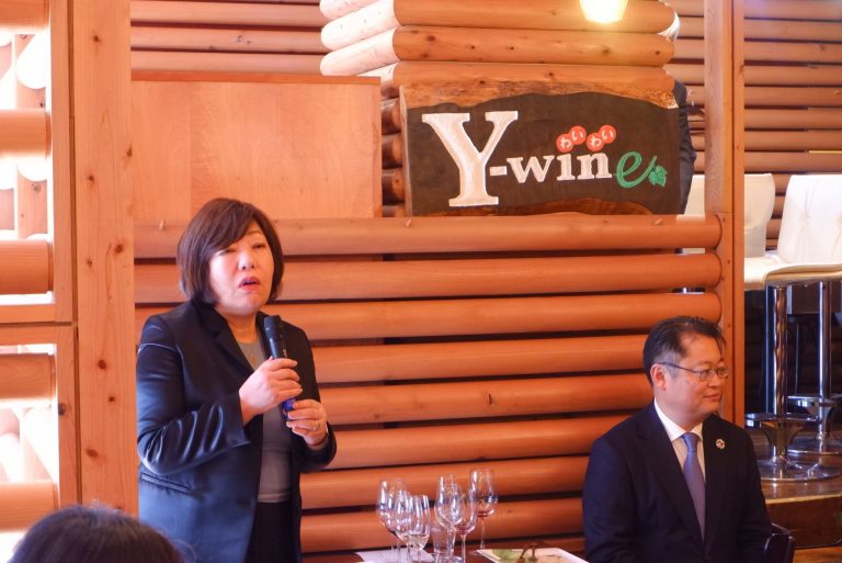 ユーモアたっぷりにイベントを盛り上げる林真理子さん。 林真理子さん