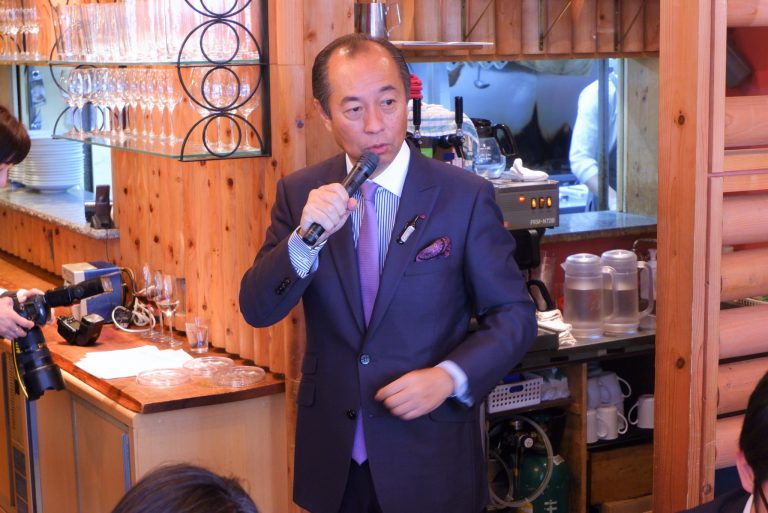 世界中のワインに精通する田崎さんが語る、山梨ワインの魅力とは。 田崎氏ソロ