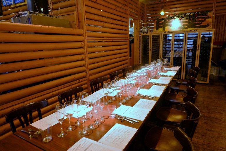会場となったワインレストラン〈Y-wine〉。 店内イメージ