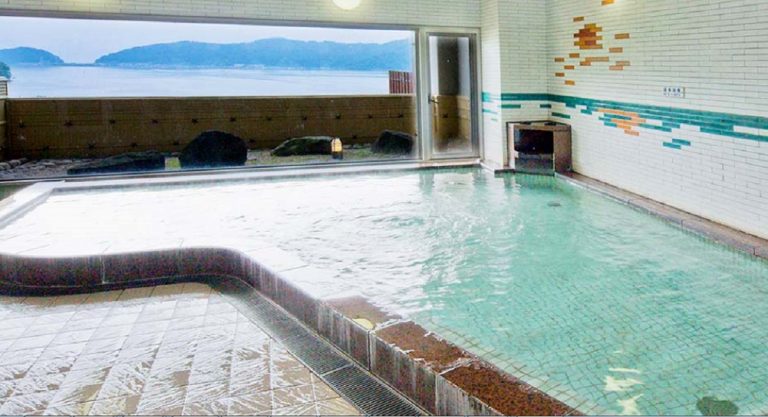 2003年に東館にオープンした、近江八幡市初の天然温泉「宮ヶ浜の湯」。
