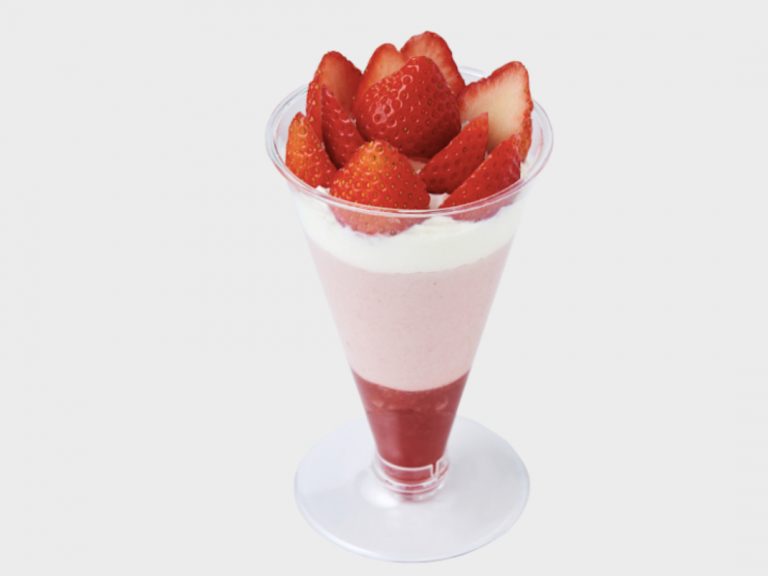「苺パフェ」800円 〈京橋千疋屋_東京駅一番街店〉/東京