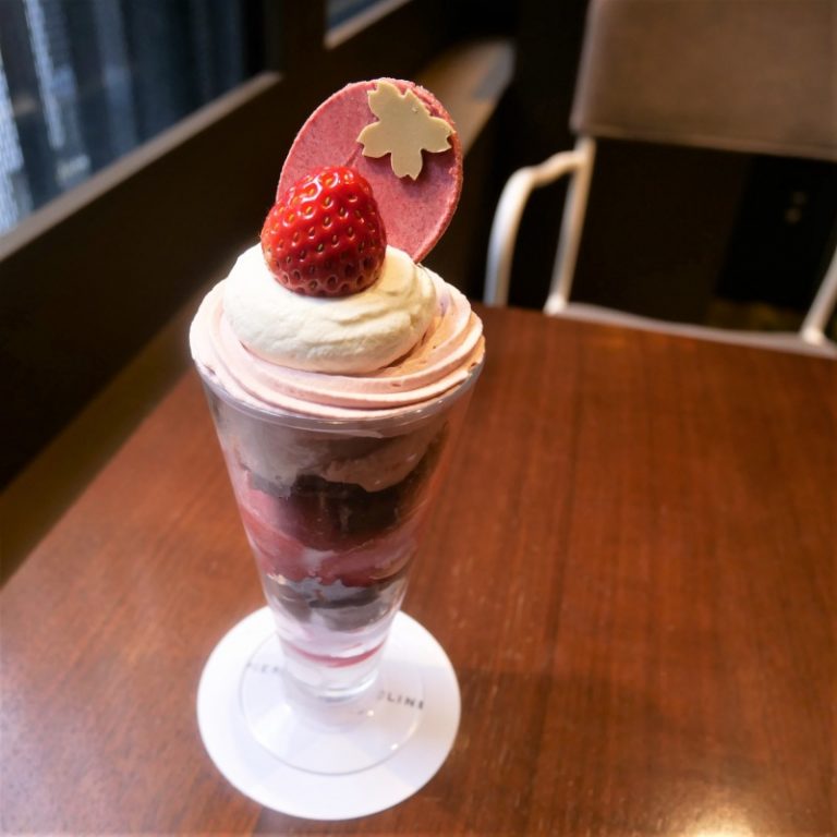 「マルコリーニ ストロベリーパフェ」の登場! 銀座 ピエールマルコリーニ