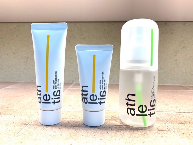 右から 「チューニング アロマ ミスト」2,800円、「スキンプロテクション UVジェル 30」SPF30/PA+++ 3,500円 、「スキンプロテクション UVジェル 50」SPF50+/PA++++ 4,000円。夏をアクティブに過ごすためのとっておきのアイテムです。 〈アスレティア〉表参道店
