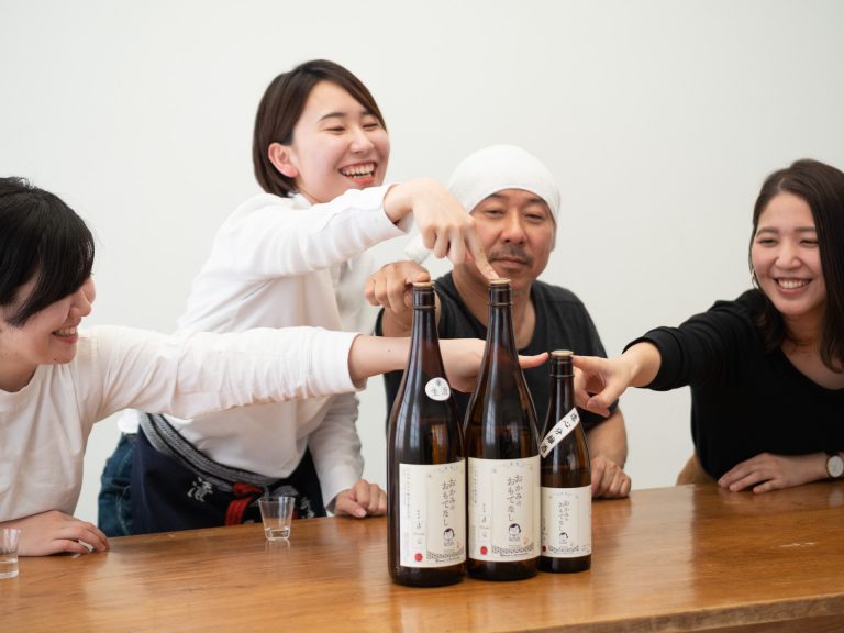 好きなお酒はみんなバラバラ。ひいな=火入れ、テツヤ=生原酒、裕子さん&夏美さんは遠心分離となりました。 OLYMPUS DIGITAL CAMERA