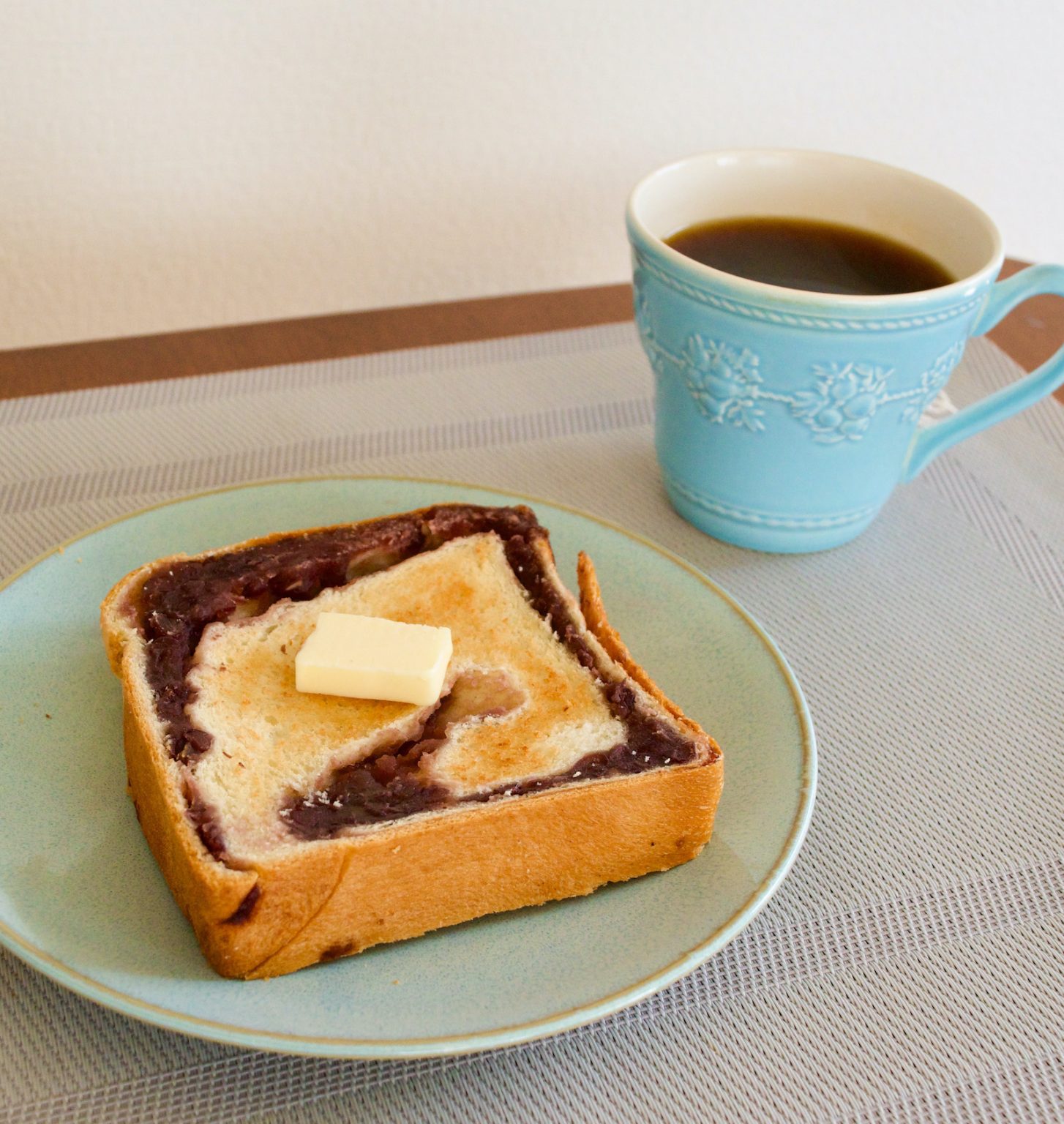 神戸 トミーズ あん食パンをお取り寄せ おうちモーニングを楽しもう Learn Hanako Tokyo