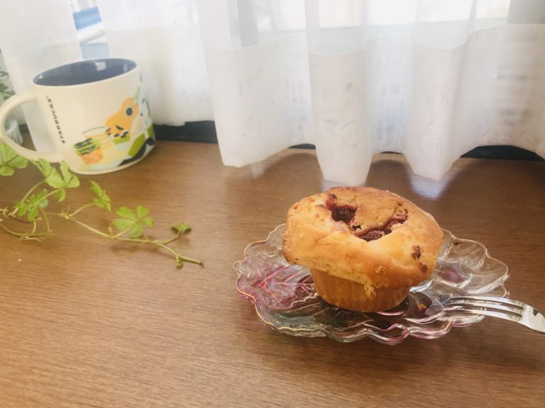 Daily's muffin フランボワーズとレアチーズのマフィン Daily's muffin フランボワーズとレアチーズのマフィン