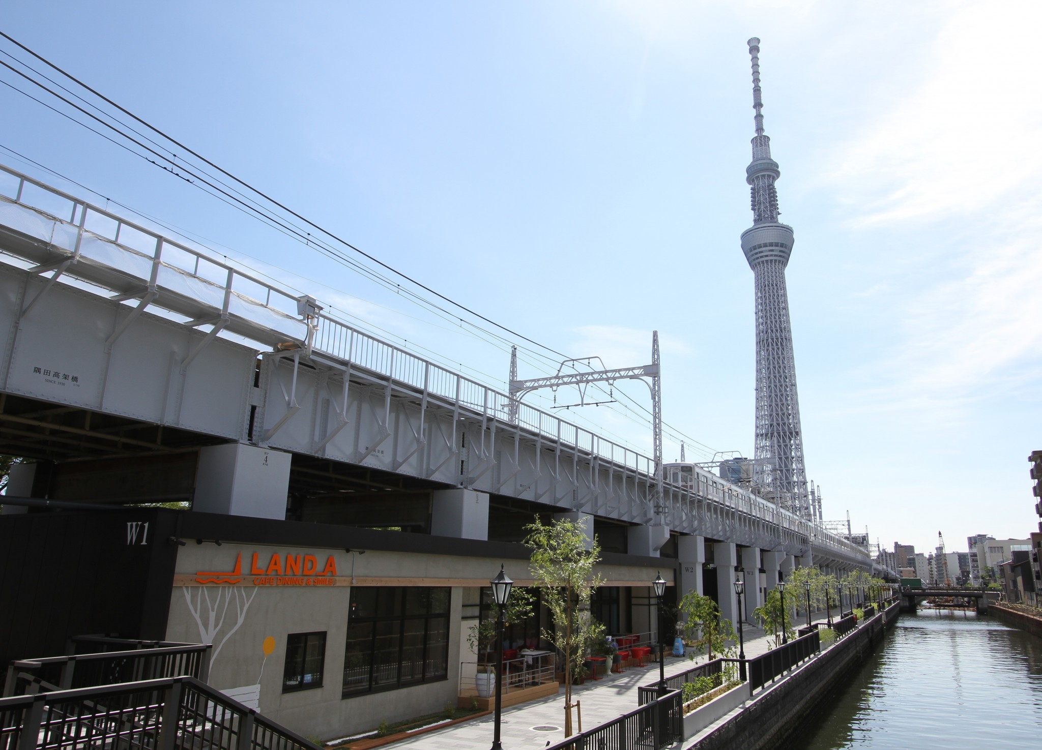隅田川沿いにニューオープンの〈東京ミズマチ〉をレポート。