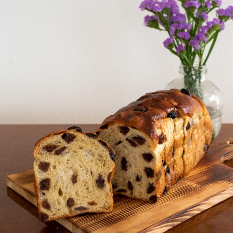 レーズンブレッド(室温解凍120分/200度のオーブンで4分)。 パレスホテル東京_BAKERY BOX B (7種セット)8