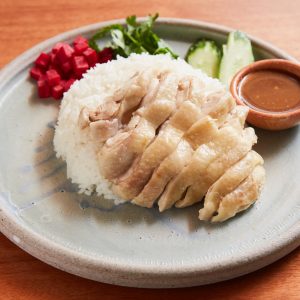 特製タレと鶏肉が相性抜群「カオマンガイ」800円