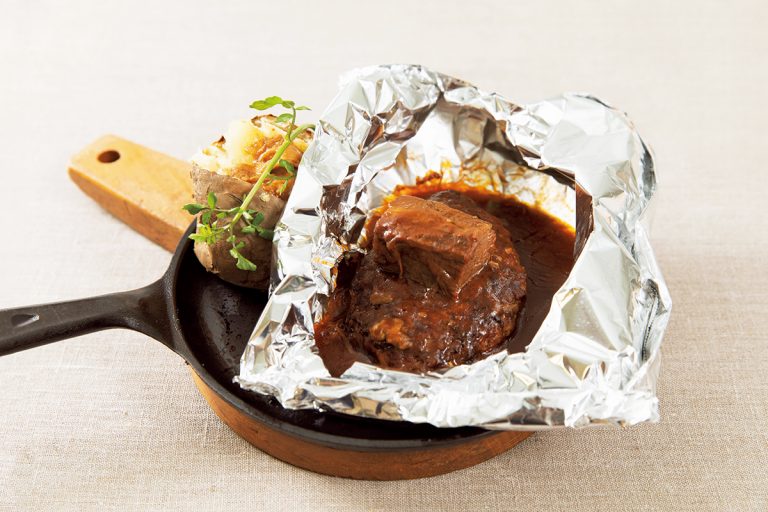 1,390円。平日17:00までのランチタイムは、トマトのファルシーサラダ、パンまたはライスが付いて1,480円。 _MG_0086_絵柄伸ばし