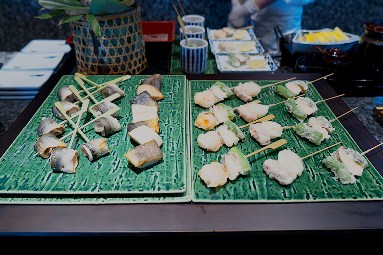串天ぷらはひとつずつ取ることができます。